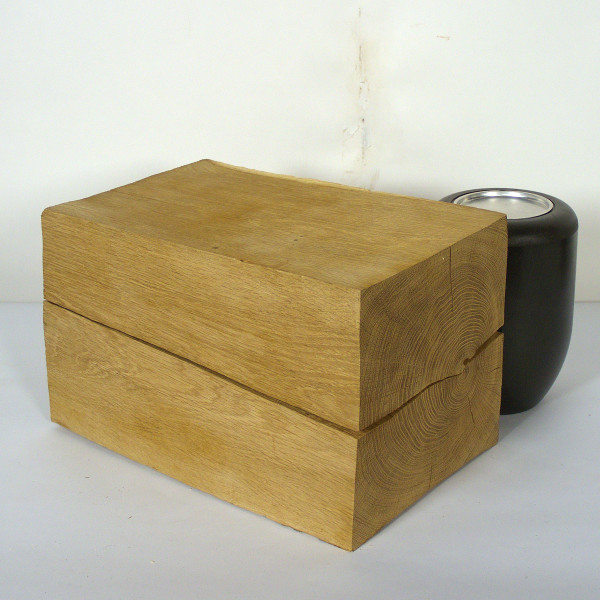 Holzurne aus Eichenholz