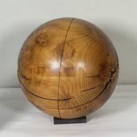 Holzurne aus Robinie