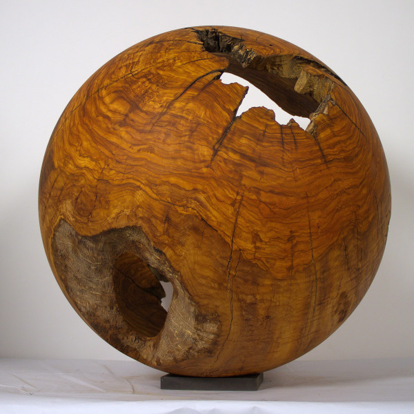 Hohle Kugel aus Olivenholz