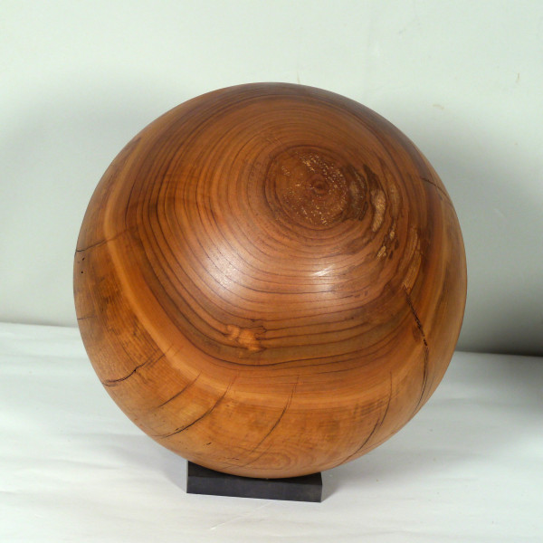 Holzurne aus Kirschbaumholz