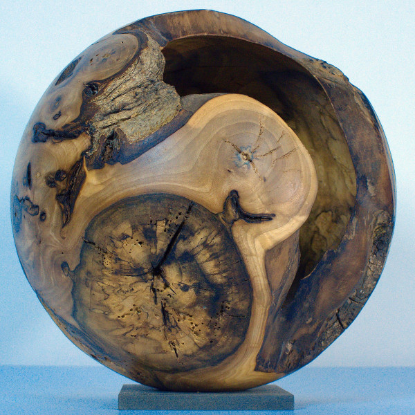 Hohle Kugel aus Nussbaum Obj 968