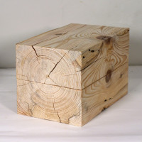 Holzurne aus Fichtenholz