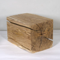 Holzurne aus einheimischem Eichenholz